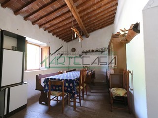 Casa Indipendente in Vendita a Buti, 249'000€, 90 m², con Box