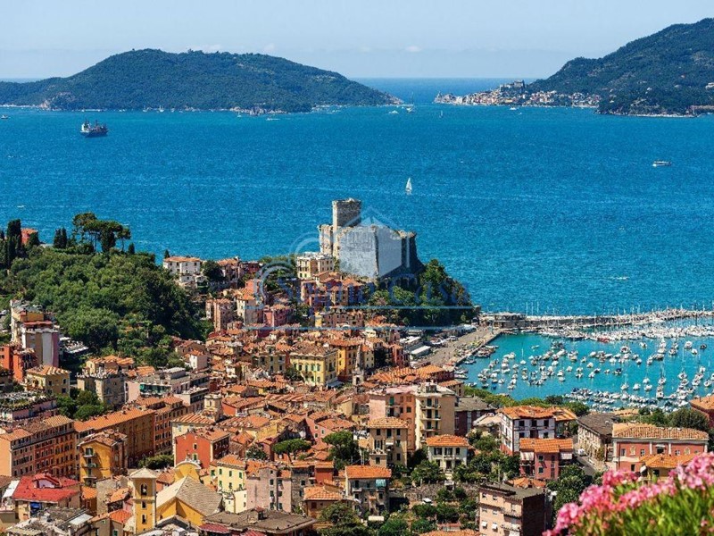 Quadrilocale in Vendita a Lerici, 245'000€, 94 m²