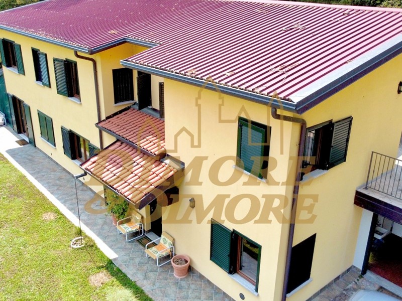 Casa Indipendente in Vendita a Daverio, zona Dobbiate, 1'450'000€, 439 m², con Box