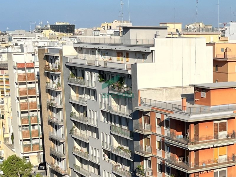 Appartamento in Vendita a Bari, zona Carrassi, 395'000€, 190 m²