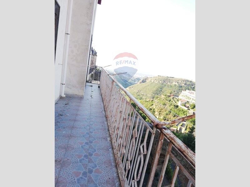 Casa Indipendente in Vendita a Castroreale, 128'000€, 396 m²
