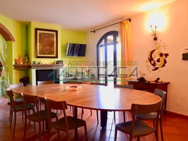 Villetta a schiera in Vendita a Calcinaia, 358'000€, 190 m², con Box