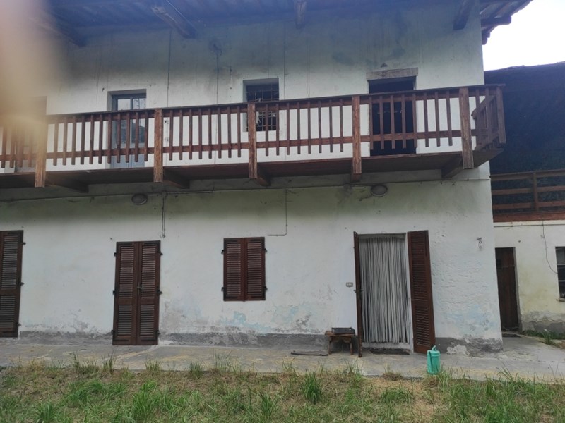 Rustico in Vendita a Sanfront, zona Frazione robella, 55'000€, 150 circa 