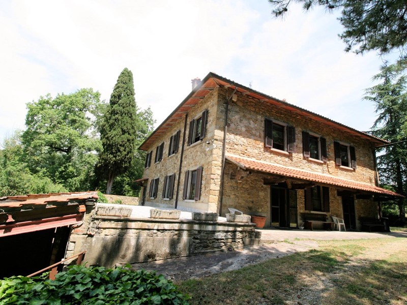Rustico in Vendita a Arezzo, 480'000€, 480 m²