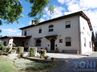 Villa in Vendita a Cerreto Guidi, 1'190'000€, 700 m², con Box