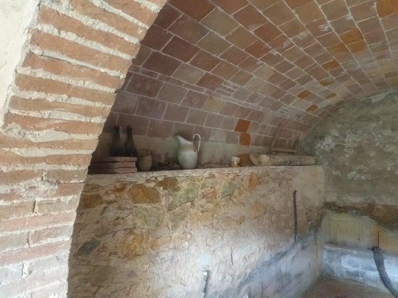 Casa di corte in Vendita a Calci, 230'000€, 520 m²