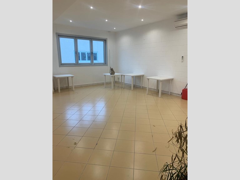 Capannone in Vendita a Livorno, 120'000&euro;, 108 m²