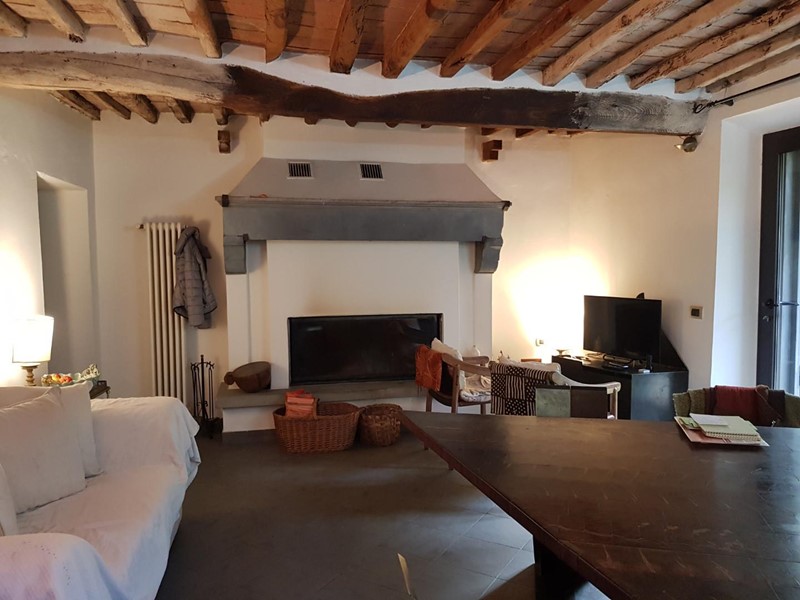 Casa di corte in Vendita a Calci, 550'000€, 400 m², con Box