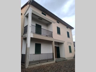 Casa Indipendente in Vendita a Santa Croce sull'Arno, 190'000€, 750 m², con Box