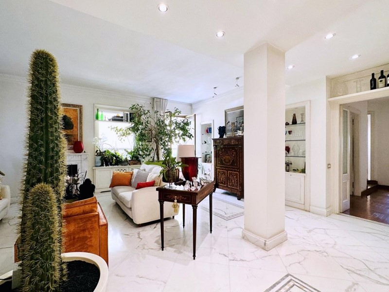 Attico in Vendita a Massa, zona Marina di Massa, 350'000€, 100 m², con Box