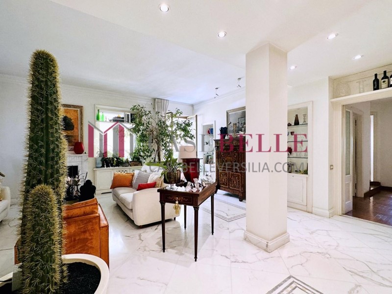 Attico in Vendita a Massa, zona Marina di Massa, 350'000&euro;, 100 m², con Box