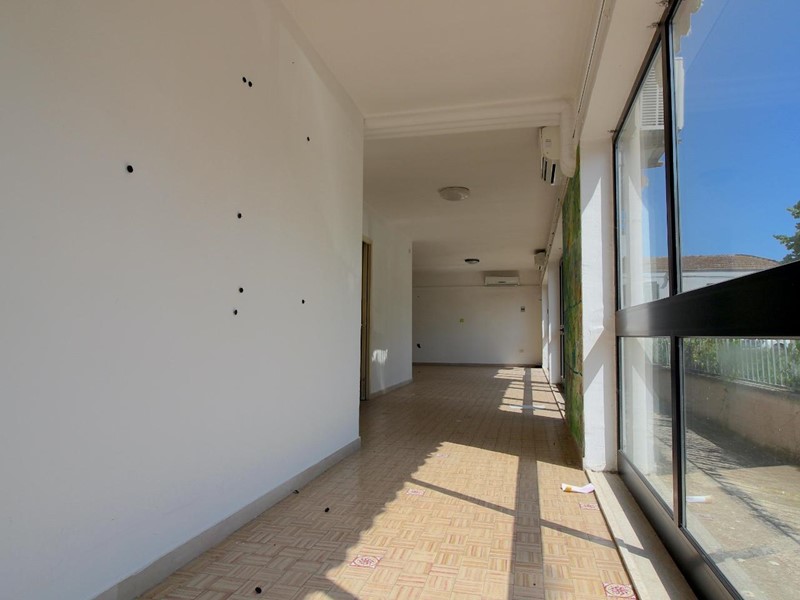 Immobile commerciale in Vendita a Ponsacco, 120'000€, 200 m²