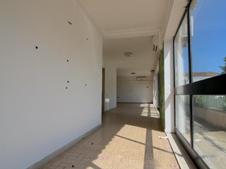 Immobile commerciale in Vendita a Ponsacco, 120'000€, 200 m²