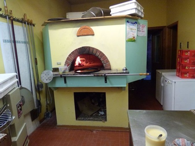 Attività commerciale in Vendita a Porcari, 70'000€, 130 m²