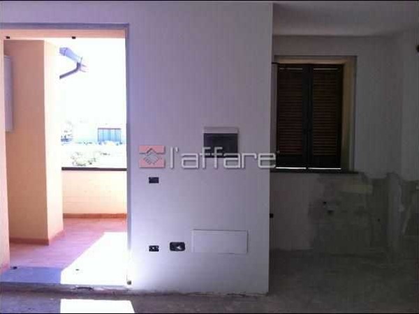 Trilocale in Vendita a Pontedera, 240'000€, 80 m², con Box