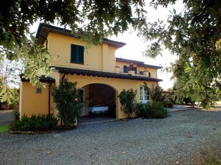 Casale in Vendita a Crespina Lorenzana, 1'250'000€, 600 m²