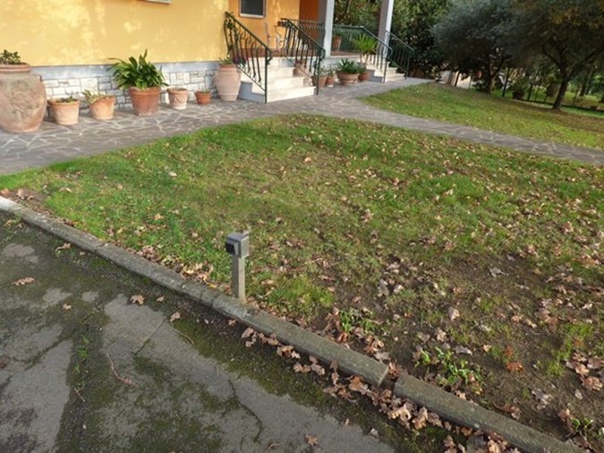 Villa in Vendita a Lucca, zona Sant'Alessio, 700'000€, 250 m², con Box