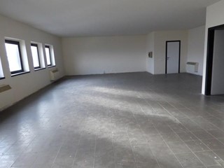 Laboratorio in Vendita a Capannori, zona Lammari, 115'000€, 95 m²