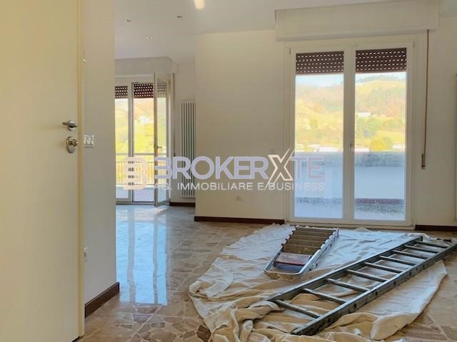 Attico in Vendita a Carrara, zona Fossola, 365'000&euro;, 340 m²