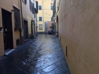 Magazzino in Vendita a Lucca, 170'000€, 105 m²