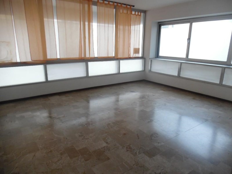 Ufficio in Vendita a Pontedera, 100'000€, 90 m²