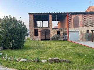Casale in Vendita a Porcari, 35'000€, 86 m²