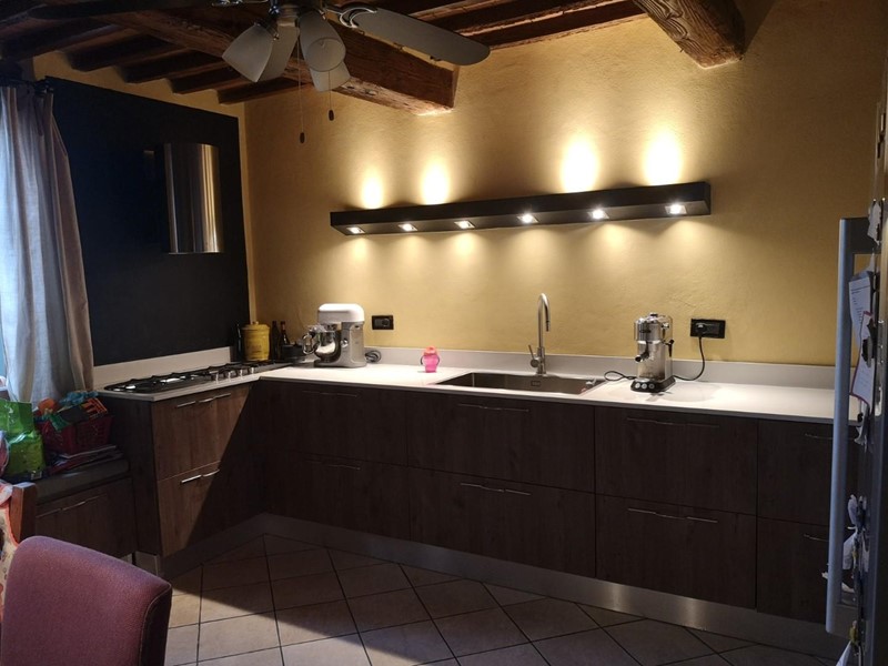 Casa Indipendente in Vendita a Cascina, 239'000€, 110 m², con Box