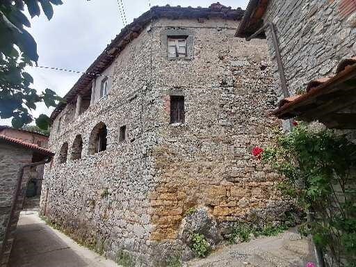 Casa di corte in Vendita a Pescaglia, zona Gello, 45'000€, 135 m²