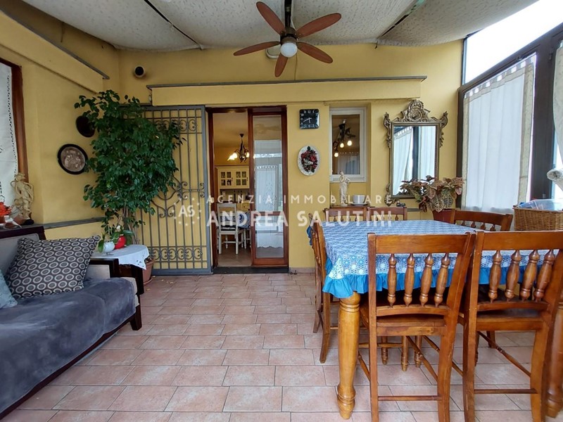 Villa in Vendita a Pontedera, 449'000€, 265 m², arredato, con Box