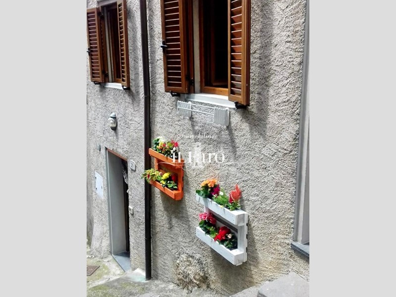 Casa Indipendente in Vendita a Camaiore, zona Casoli, 110'000&euro;, 100 m², arredato