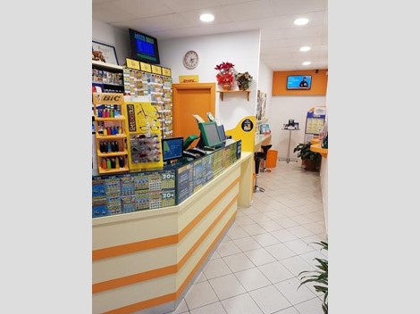 Attività commerciale in Vendita a Capannori, 180'000€, 30 m²
