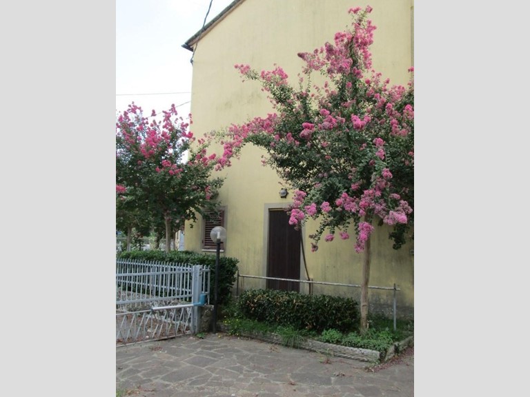 Casa Indipendente in Vendita a Capannori, zona Massa Macinaia, 270'000€, 230 m², arredato