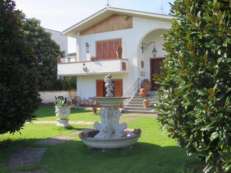 Villa in Vendita a Pisa, 498'000€, 265 m²