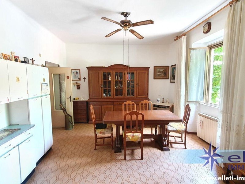 Quadrilocale in Vendita a Massa, zona Romagnano, 130'000&euro;, 92 m²