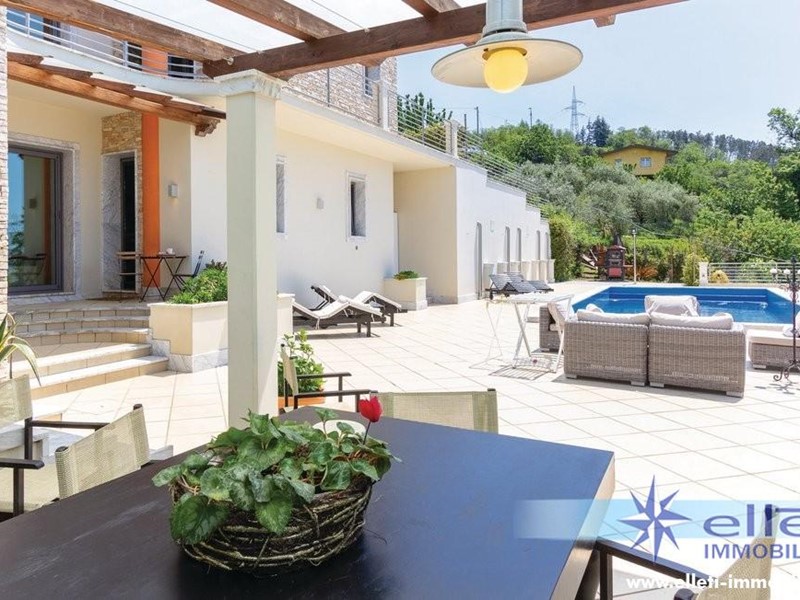 Villa bifamiliare in Vendita a Massa, 2'500'000€, 350 m², arredato