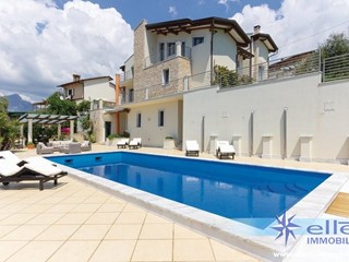 Villa bifamiliare in Vendita a Massa, 2'500'000€, 350 m², arredato