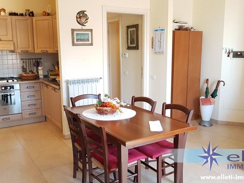 Trilocale in Vendita a Massa, 230'000&euro;, 73 m², con Box