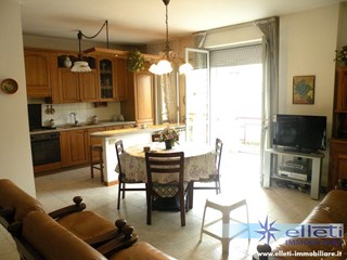 Quadrilocale in Vendita a Massa, zona Marina di Massa, 330'000&euro;, 96 m², arredato