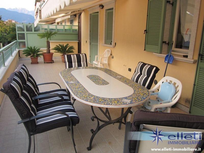 Trilocale in Vendita a Massa, zona Marina di Massa, 550'000€, 70 m², con Box