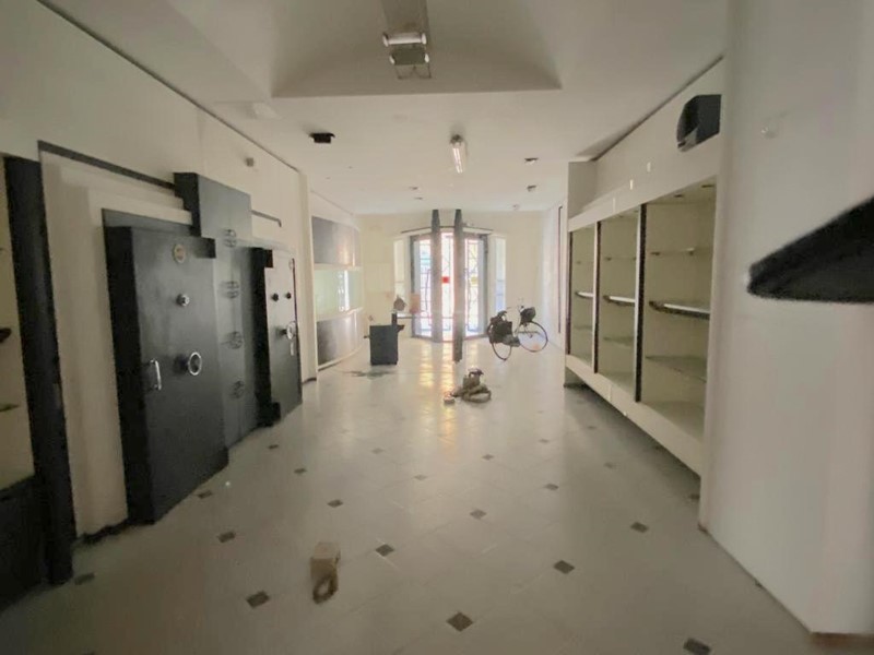 Negozio in Vendita a Pontedera, 139'000€, 140 m²