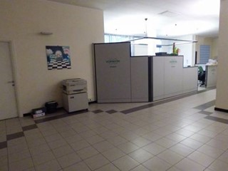 Ufficio in Affitto a Lucca, zona Pontetetto, 3'500€, 450 m²