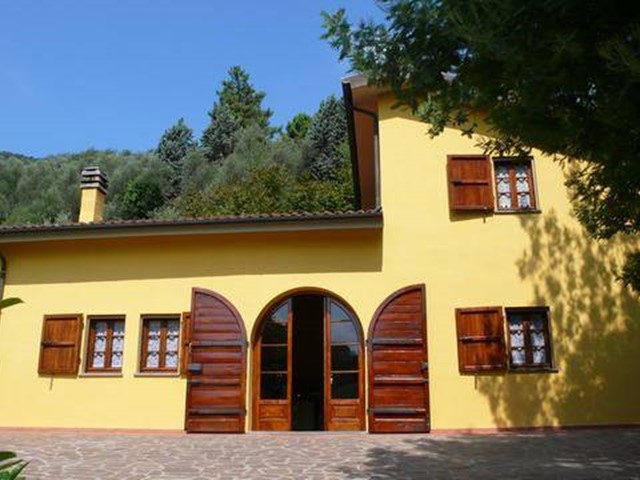 Villa in Vendita a Lucca, zona Arliano, 550'000€, 175 m², arredato