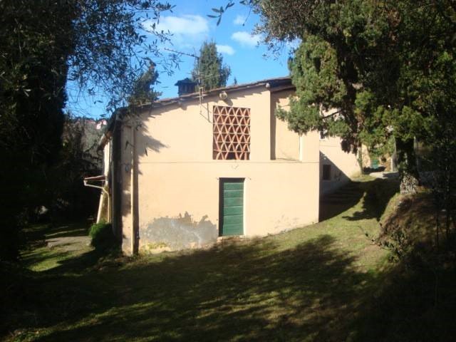 Casa di corte in Vendita a Lucca, zona Pieve Santo Stefano, 520'000€, 350 m²