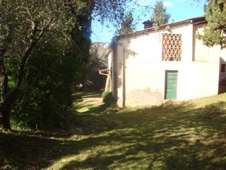 Casa di corte in Vendita a Lucca, zona Pieve Santo Stefano, 520'000€, 350 m²