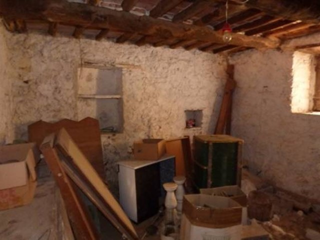 Casa Indipendente in Vendita a Lucca, zona Piazza di Brancoli, 45'000€, 80 m²