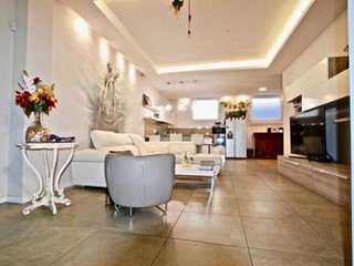 Appartamento in Vendita a Pontedera, 249'000€, 154 m², arredato