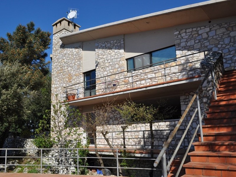 Villa in Vendita a Carrara, zona Bergiola Foscalina, 490'000€, 395 m², con Box