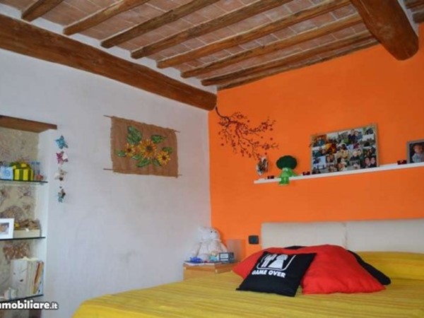 Bilocale in Vendita a Colle di Val D'Elsa, zona Quartaia, 90'000&euro;, 58 m², arredato