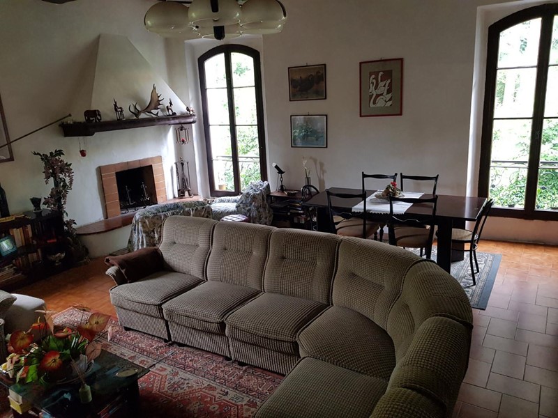 Casa Indipendente in Vendita a Calci, 495'000€, 400 m²