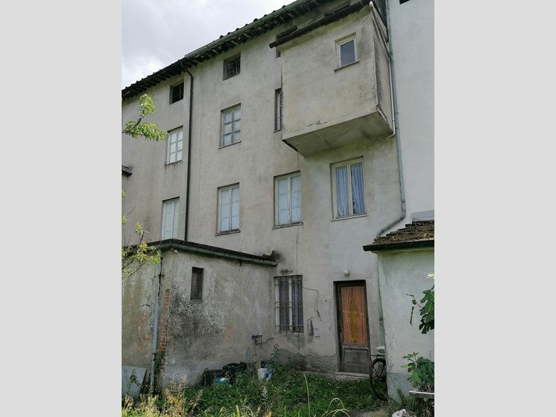 Terreno edificabile in Vendita a Lucca, zona Sant'Anna, 10'000€, 1000 m²